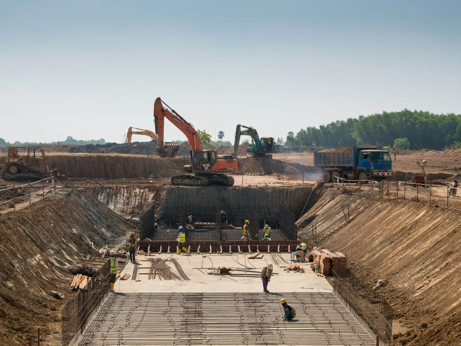 Heavy Construction Machinery Procurement